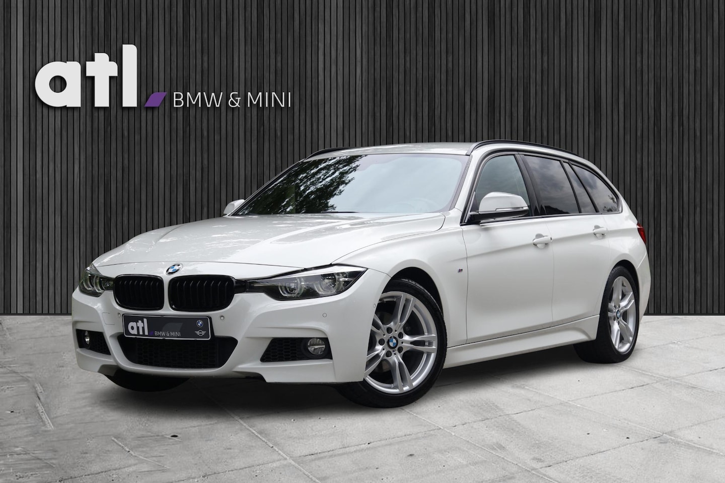 BMW 3-serie Touring - 318i M Sport Corporate Lease M-Sportpakket, Afneembare trekhaak, LED, Navigatie, Hydro-bes - AutoWereld.nl