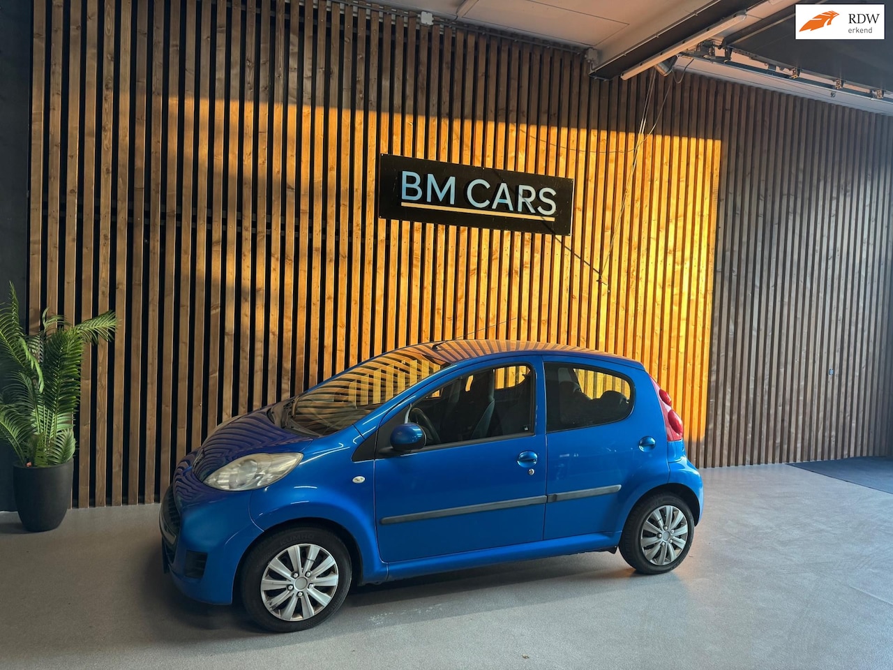 Peugeot 107 - 1.0-12V XR Airco, Toerenteller, 5 Deurs - AutoWereld.nl