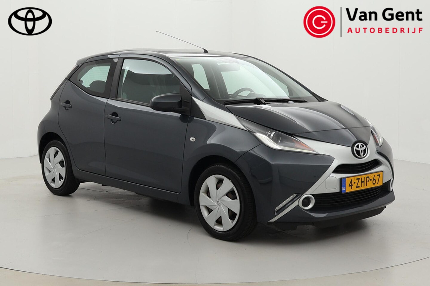 Toyota Aygo - 1.0 VVT-i x-play | Origineel NL | Navigatie | Airco | Camera | Elektrische ramen voor | Bl - AutoWereld.nl