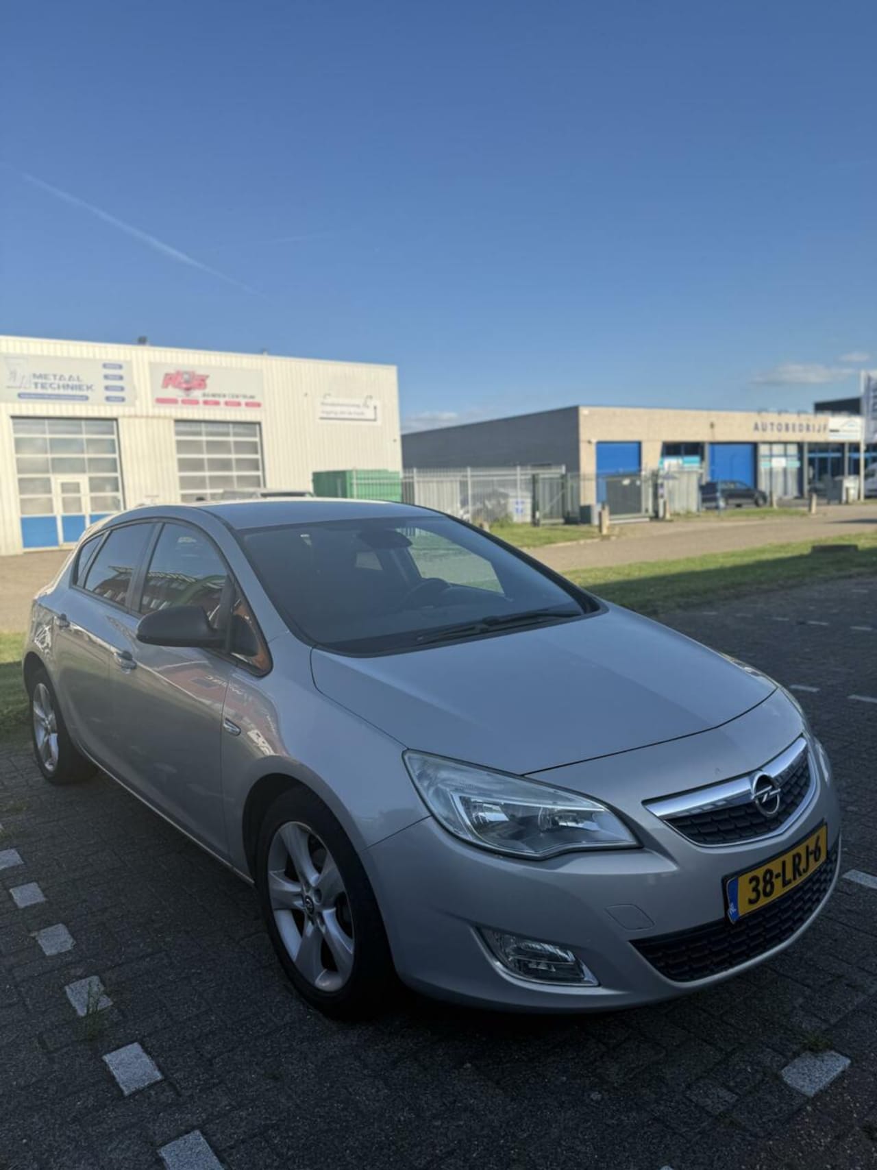 Opel Astra - 1.6 5 DRS 2010 APPLE CARPLAY CAMERA CRUISE AIRCO - AutoWereld.nl