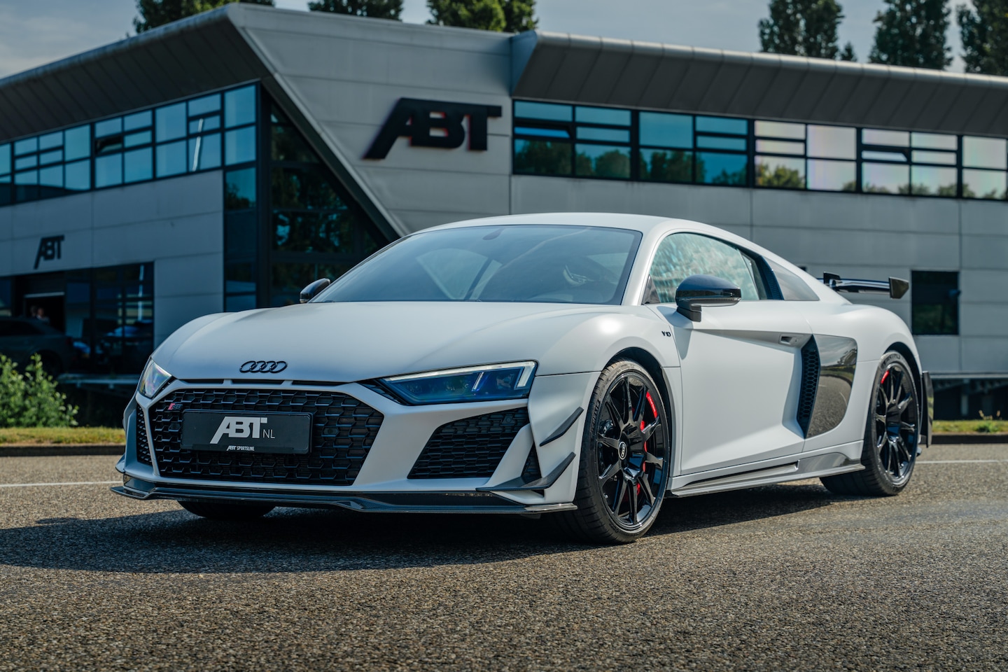 Audi R8 - GT V10 139/333 Limited edition | Suzuka Matt Audi Exclusive | Schaalstoelen | Keramisch | - AutoWereld.nl