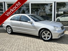 Mercedes-Benz C-klasse - 180 K. Avantgarde 95DKM / Automaat / Trekhaak / Navi / Clima / Cruise