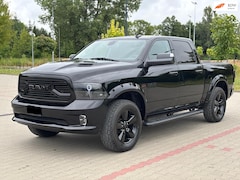 Dodge Ram 1500 - CLASSIC 5.7 HEMI V8 BLACK EIDITON CUSTOM
