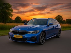 BMW 3-serie - 330iE X-Drive M-Sport High Executive Leder Panorama HEUD Super