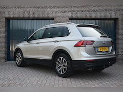 Volkswagen Tiguan - 1.5 TSI Comfortline Business | Trekhaak | Adaptieve Cruise | Carplay/Android Auto | Naviga