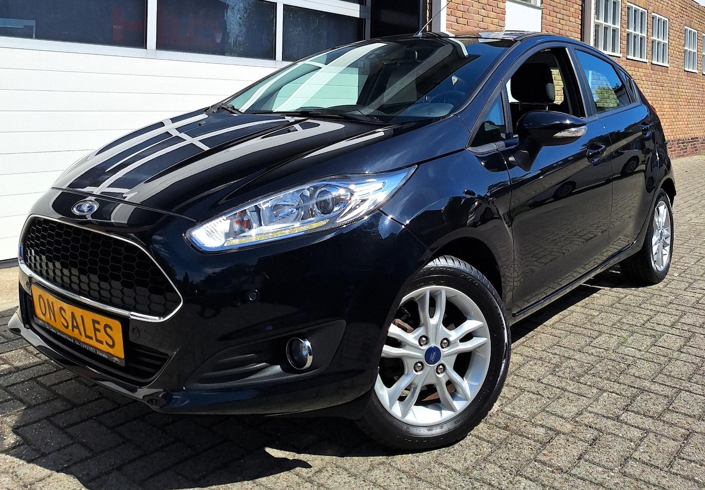 Ford Fiesta - 1.0 Style Ultimate bj 2016 Zwart LMV 5deurs Nw Apk Airco - AutoWereld.nl