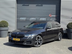 BMW 5-serie Touring - 540d xDrive High Executive M-Sport | Panoramadak | Camera | Head-Up Display | 20 Inch Lich