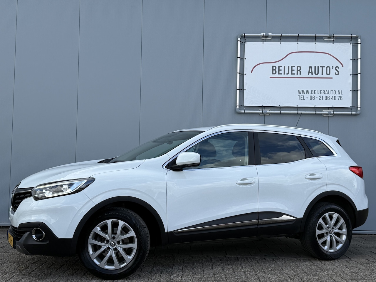 Renault Kadjar - 1.2 TCe 130pk Intens Trekhaak/Keyless/Navigatie. - AutoWereld.nl
