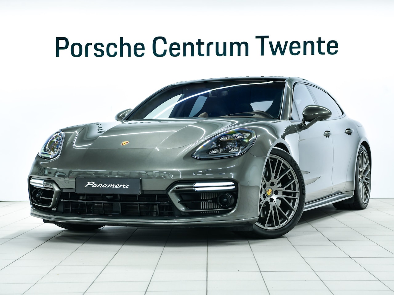 Porsche Panamera Sport Turismo - 4 E-Hybrid Platinum Edition - AutoWereld.nl
