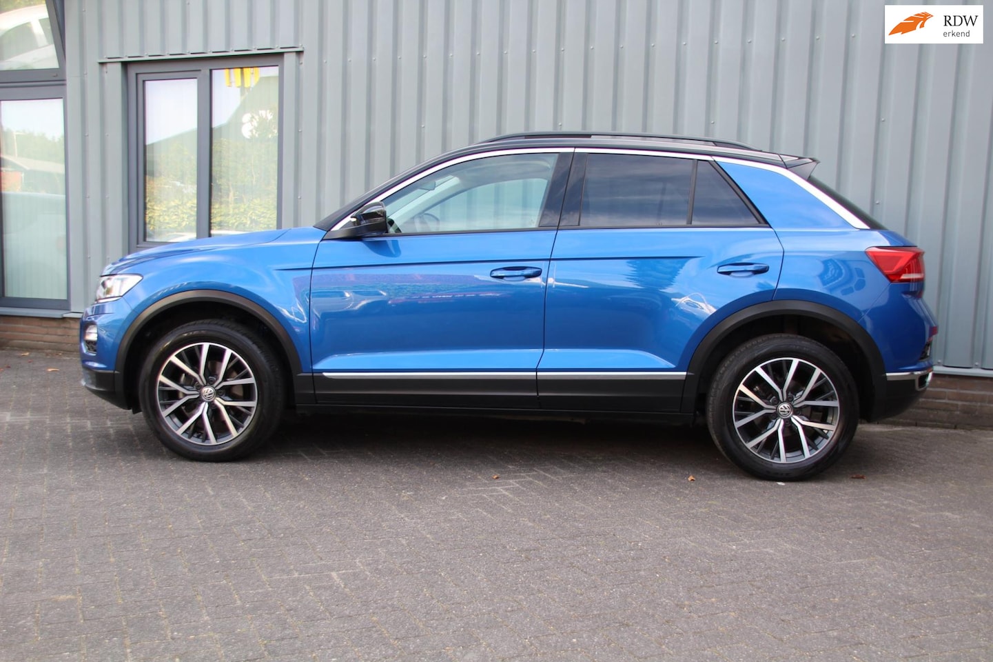 Volkswagen T-Roc - 1.5 TSI Sport. Automaat /Panoramadak / Acc / Lane / Carplay - AutoWereld.nl