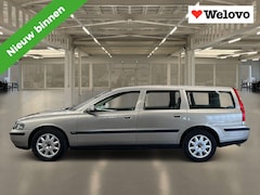 Volvo V70 - 2.4 Comfort Line Automaat, trekhaak, verwarmbare stoelen