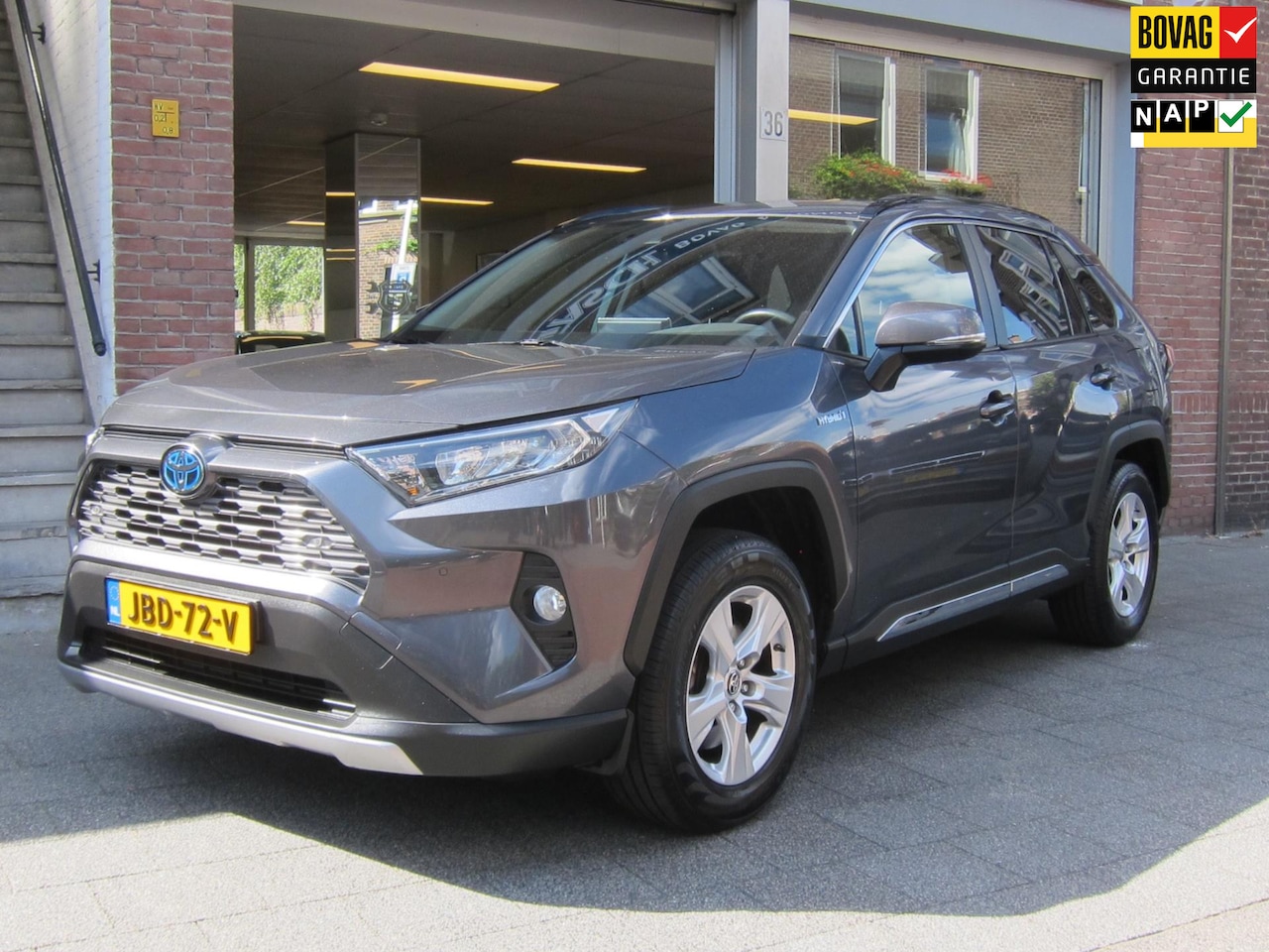 Toyota RAV4 - 2.5 Hybrid Dynamic Trekhaak Leer Bearlock Bovaggarantie - AutoWereld.nl