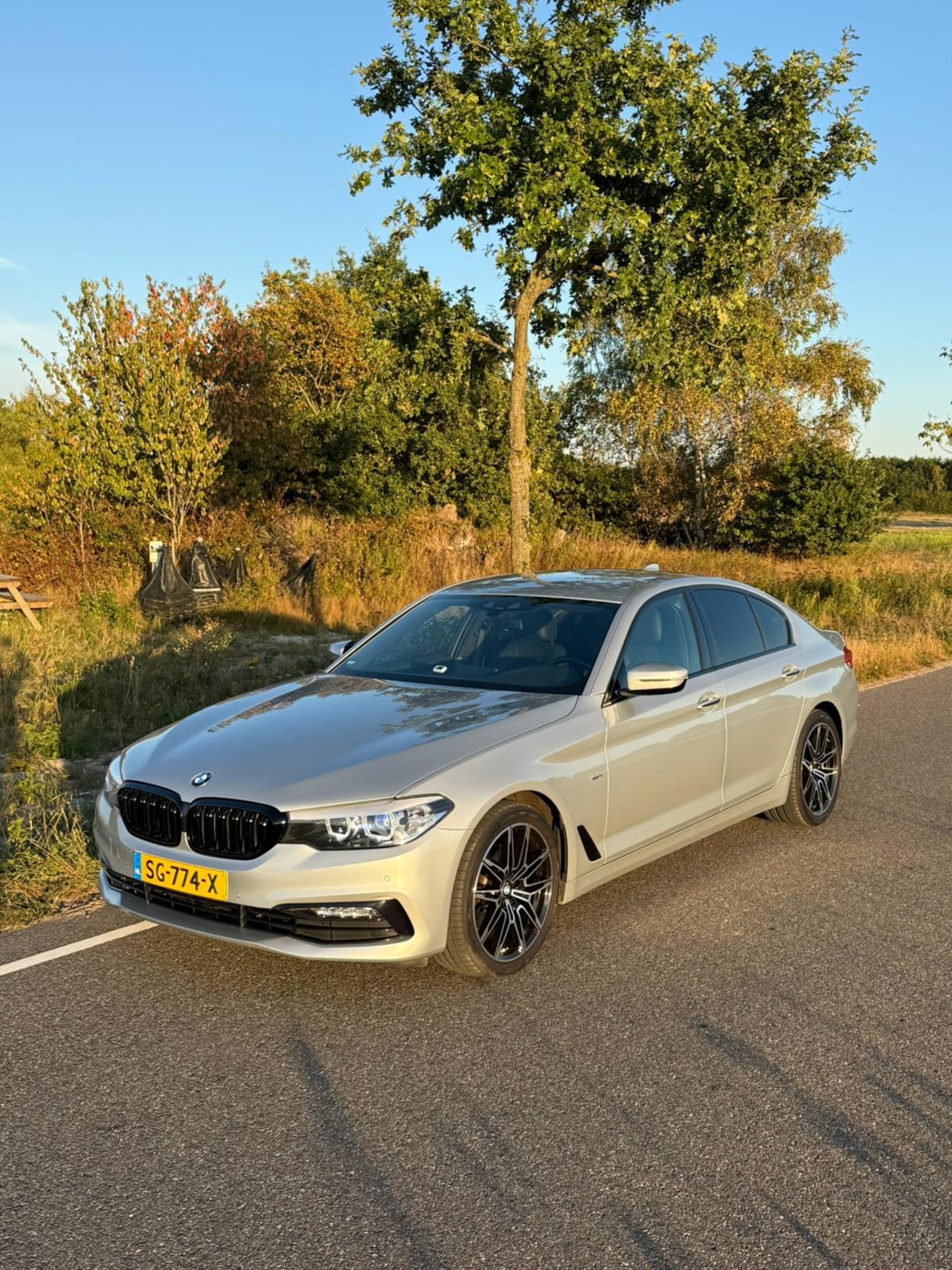 BMW 5-serie - 520i Executive Sport line uitvoering - AutoWereld.nl
