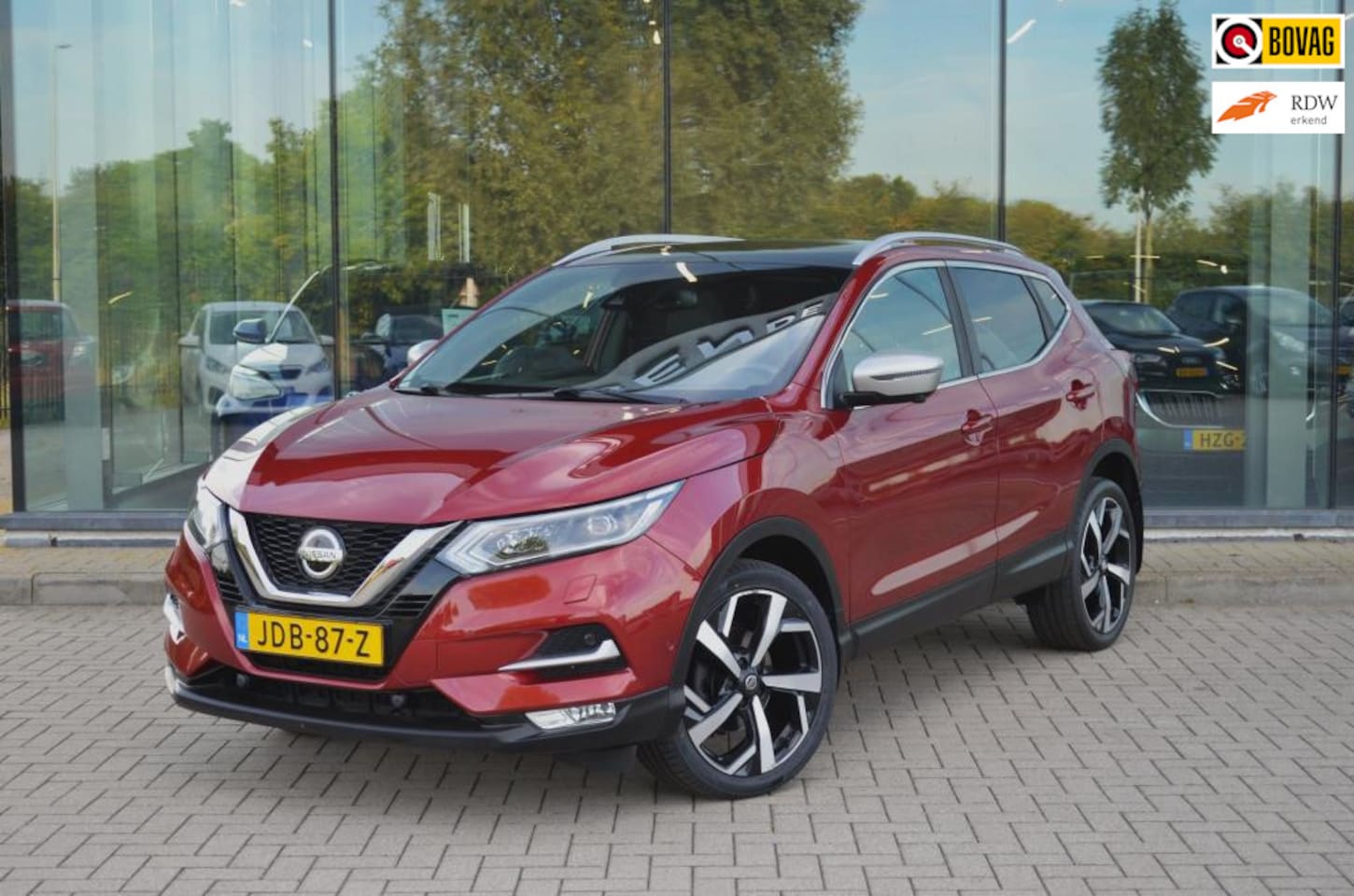 Nissan Qashqai - 1.3 DIG-T Tekna + | Automaat | Trekhaak | Leder | Pano | Elektrisch verstelbare stoelen + - AutoWereld.nl