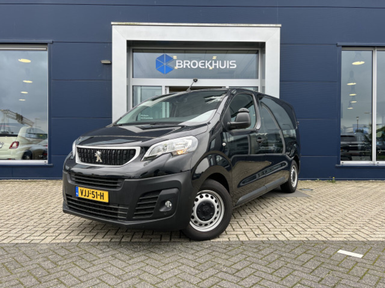 Peugeot Expert - 2.0 BlueHDI 180 Standard Premium | Cruise control | Regensensor | Stof/kunstlederen bekled - AutoWereld.nl