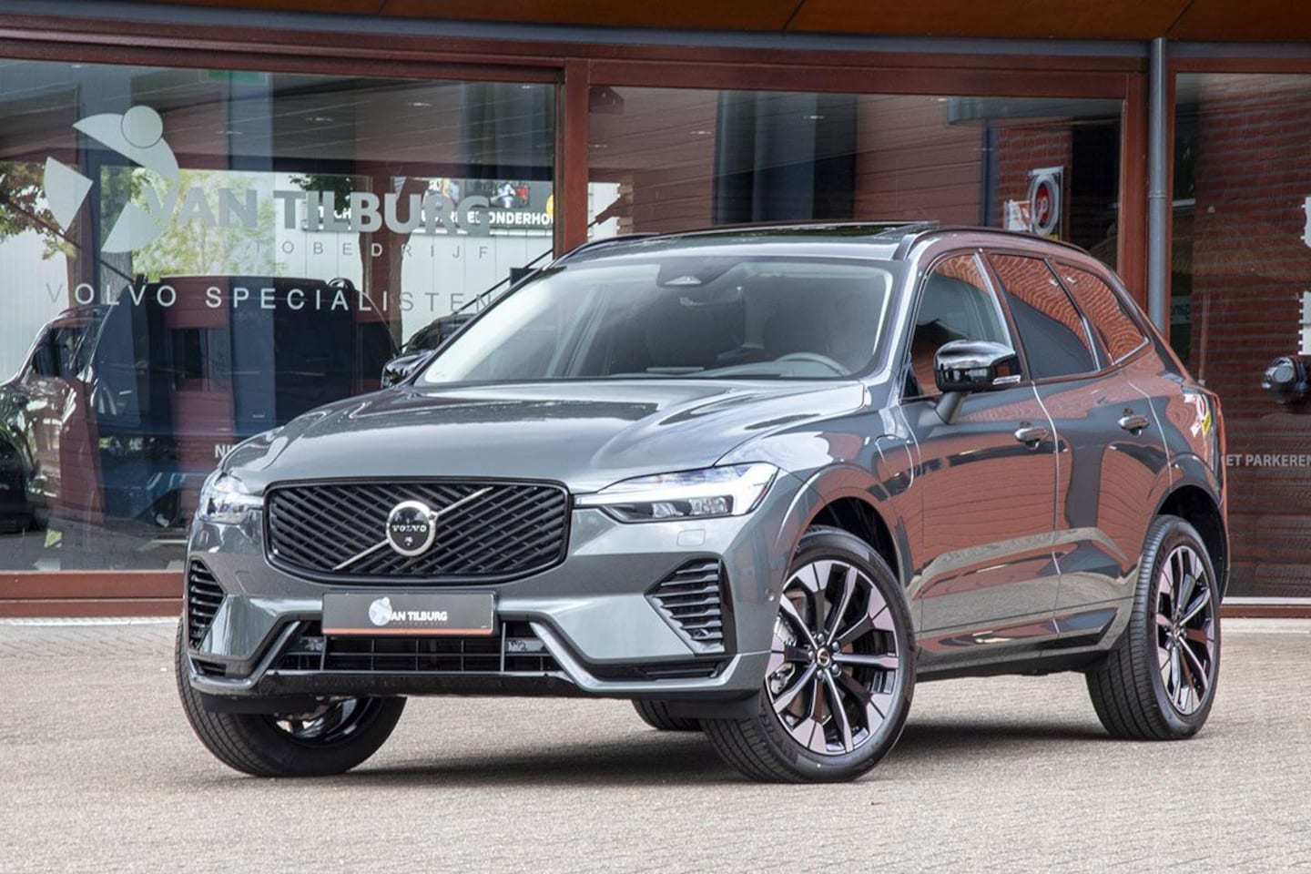 Volvo XC60 - 2.0 T6 Plug-in hybrid AWD Ultra Dark 2.0 T6 PLUG-IN HYBRID AWD ULTRA DARK - AutoWereld.nl
