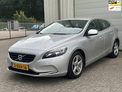 Volvo V40 - 1.6 D2 Momentum, Digitale Dashboard, Navi, PDC, Velgen