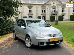 Volkswagen Golf - 1.6 FSI Trendline
