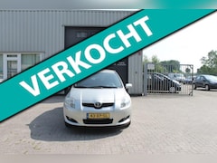 Toyota Auris - 1.6-16V Sol