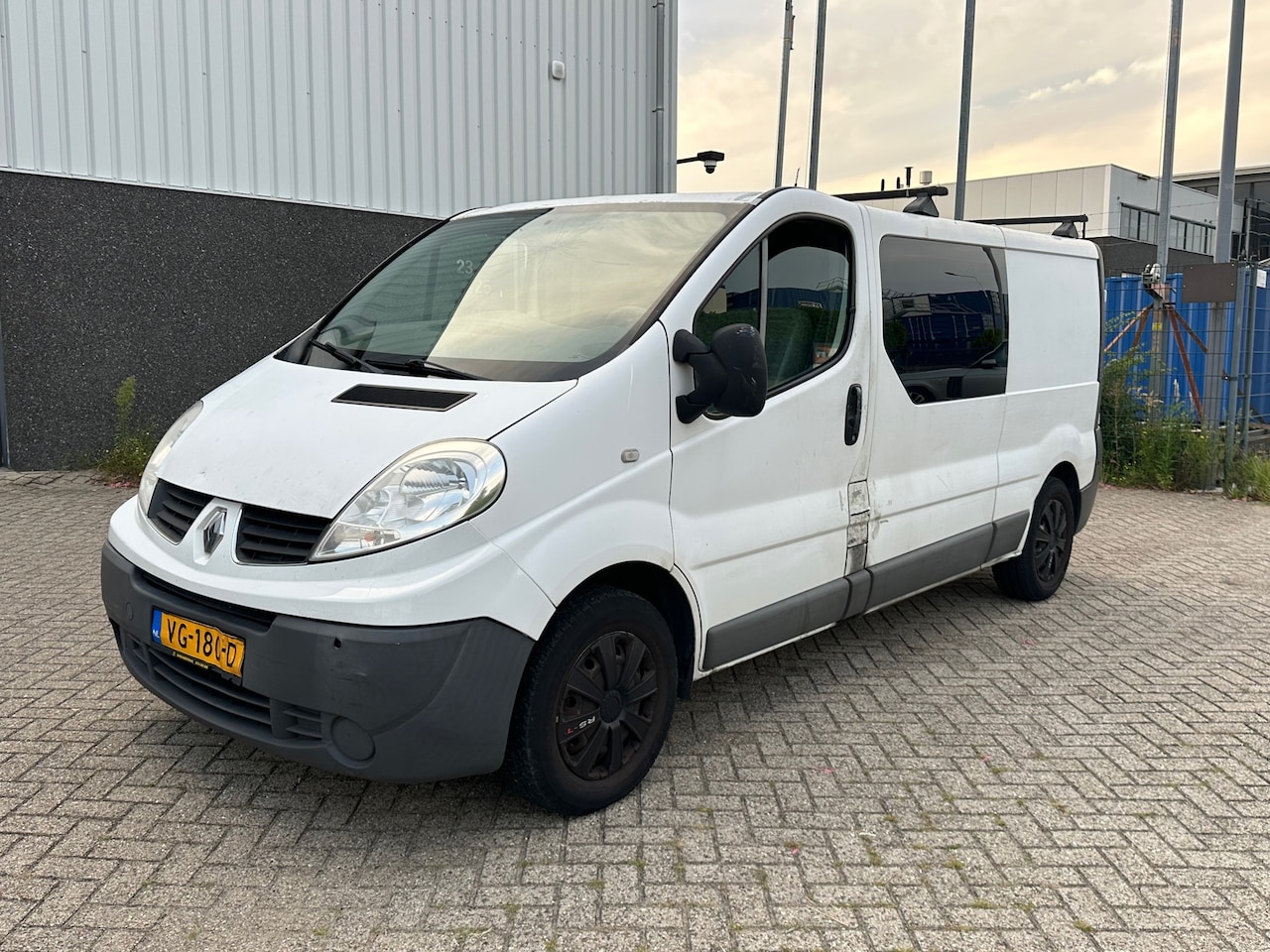 Renault Trafic - 2.0 dCi T29 L2H1 2013 Euro 5 - AutoWereld.nl