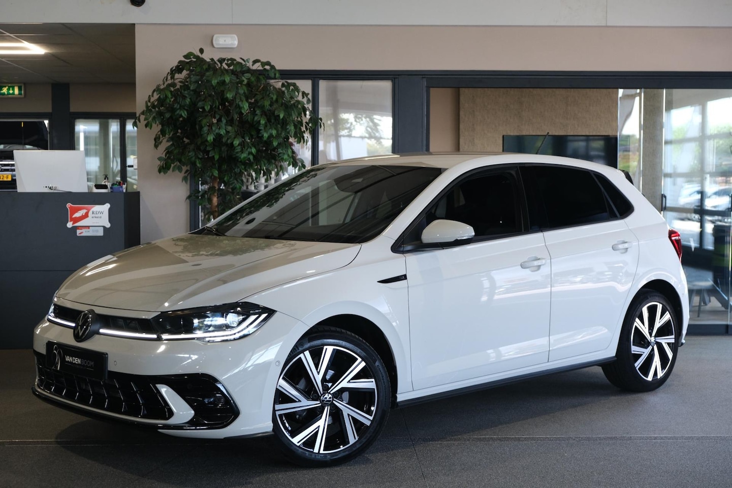 Volkswagen Polo - 1.0 TSI Facelift 2x R-Line DSG Ascot Navi ACC Cam Virtual IQ Led - AutoWereld.nl