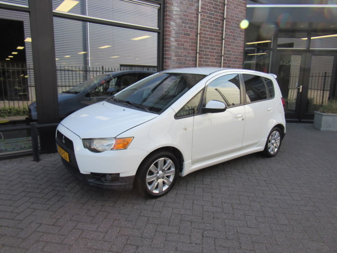 Mitsubishi Colt - 1.3 MIVEC CZ5 70KW Inform - AutoWereld.nl