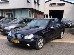 Mercedes-Benz C-klasse - 180 K. Elegance Keurig nette en prima rijdende youngtimer. Nieuwe Apk bij aankoop