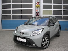 Toyota Aygo X - 1.0 VVT-i MT Pulse 220 km Terragon Groen/zwart dak
