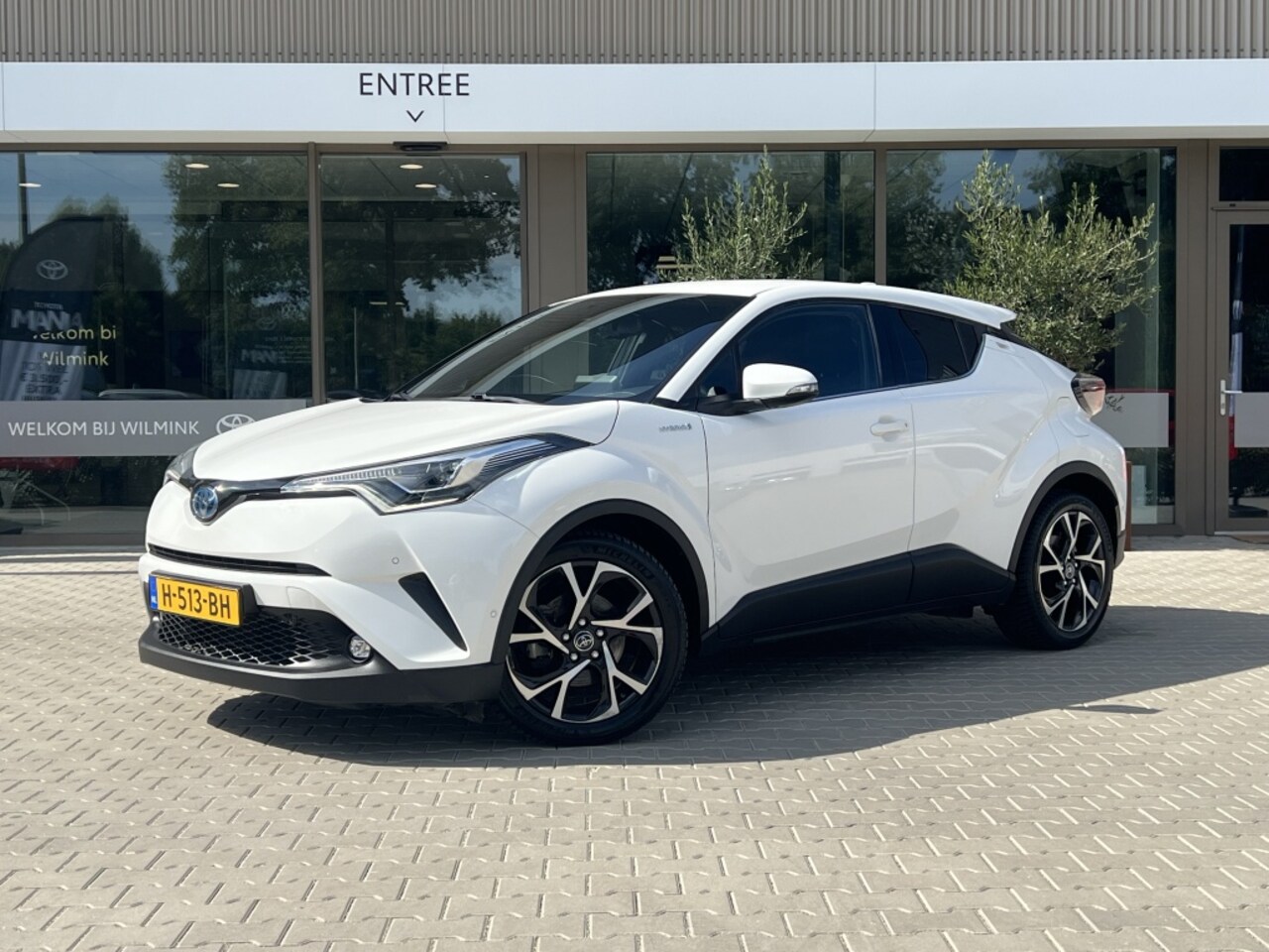 Toyota C-HR - 1.8 Hybrid Style Ultimate | Camera | All Season | Navi - AutoWereld.nl