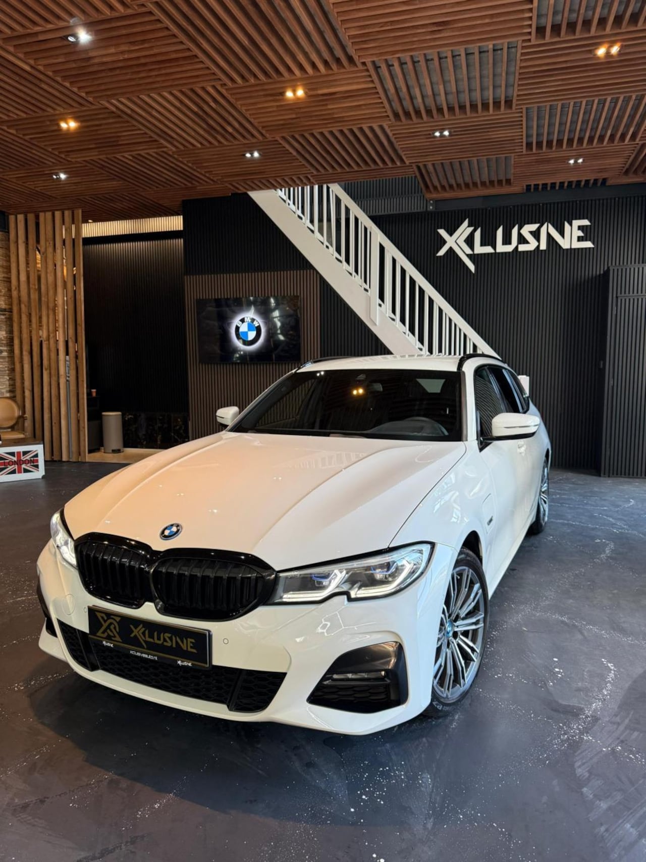 BMW 3-serie Touring - 330e High Executive 330e High Executive - AutoWereld.nl
