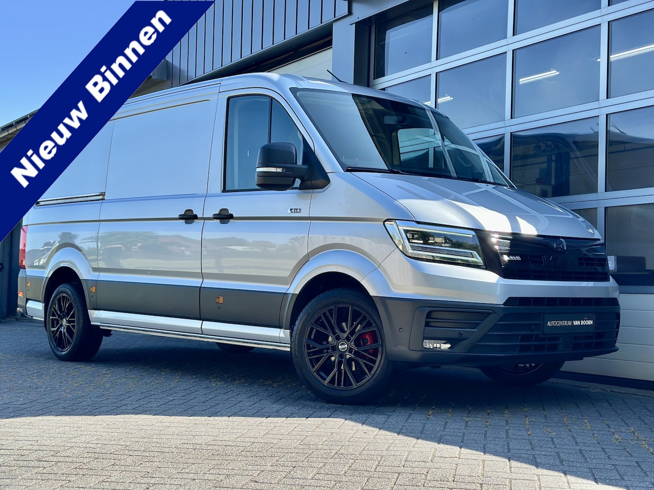 MAN TGE - 35 2.0 TDI 177pk | Automaat | 4x4 L3H2 | Black Edition | LED | Camera | Climate Contr. | - AutoWereld.nl