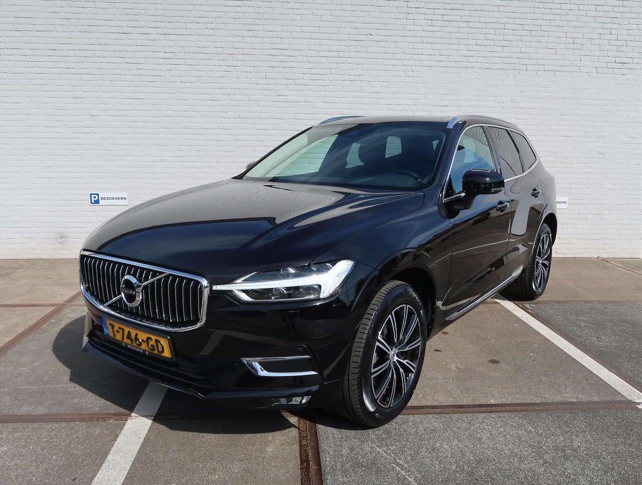 Volvo XC60 - T6 310pk Geartronic AWD Inscription Automaat I Panoramadak I Afn. Trekhaak I PDC V+A I Cam - AutoWereld.nl