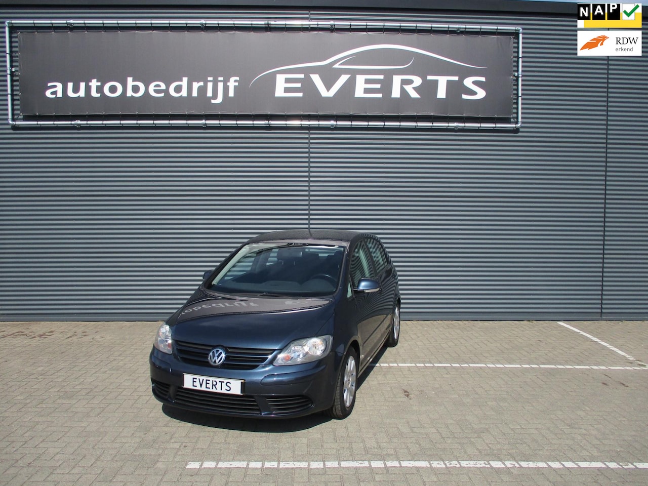 Volkswagen Golf Plus - 2.0 FSI Sportline Automaat clima sportvelgen perfect onderhouden boekjes aanwezig nu scher - AutoWereld.nl