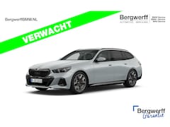BMW 5-serie Touring - 520d xDrive - M-Sport Pro - Pano - Trekhaak - ACC - Harman Kardon