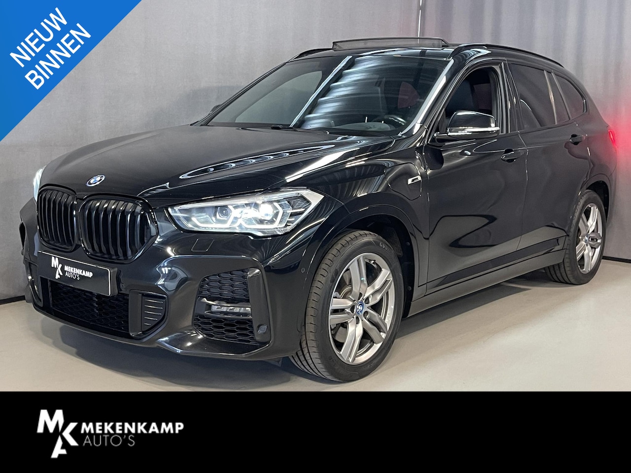 BMW X1 - xDrive25e High Executive M Sport 18''/Panoramadak/Keyless/HiFi/Trekhaak/Camera/Stoelverwar - AutoWereld.nl