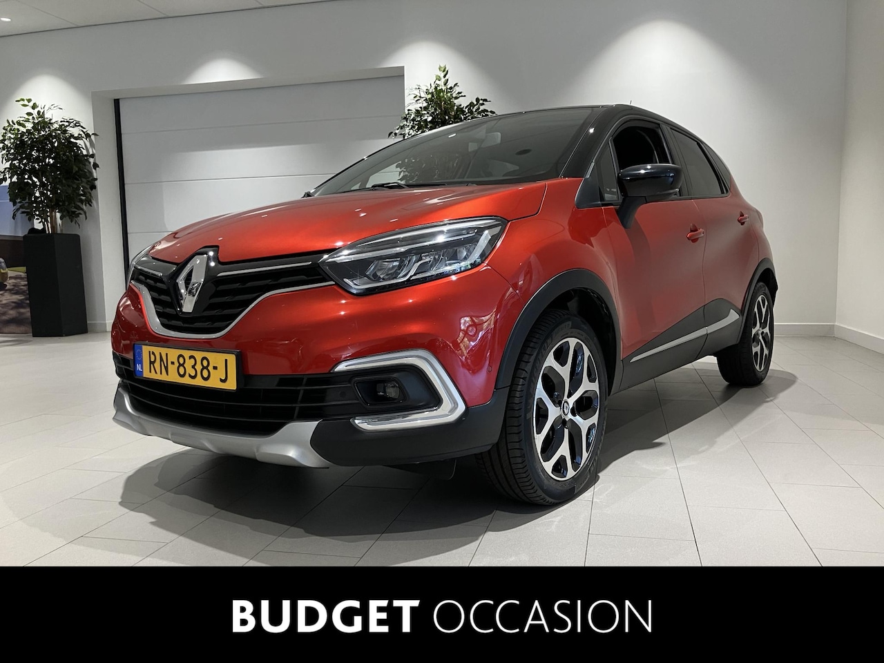 Renault Captur - 1.2 TCe Intens 120 PK | Navigatie | Trekhaak | Achteruitrijcamera | Parkeersensoren | Blue - AutoWereld.nl