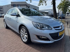 Opel Astra - 1.4 Turbo 140pk 5deurs Sport + 133.000km Airco/ECC, Navigatie, Camera, Xenon