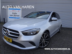 Mercedes-Benz B-klasse - 180 AUTOMAAT TREKHAAK MB-BUX NAVI STOELVERWARMING APPLE CARPLAY
