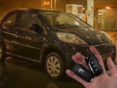 Peugeot 107 - 1.0 Envy Meest luxe pakket + perfect onderhouden