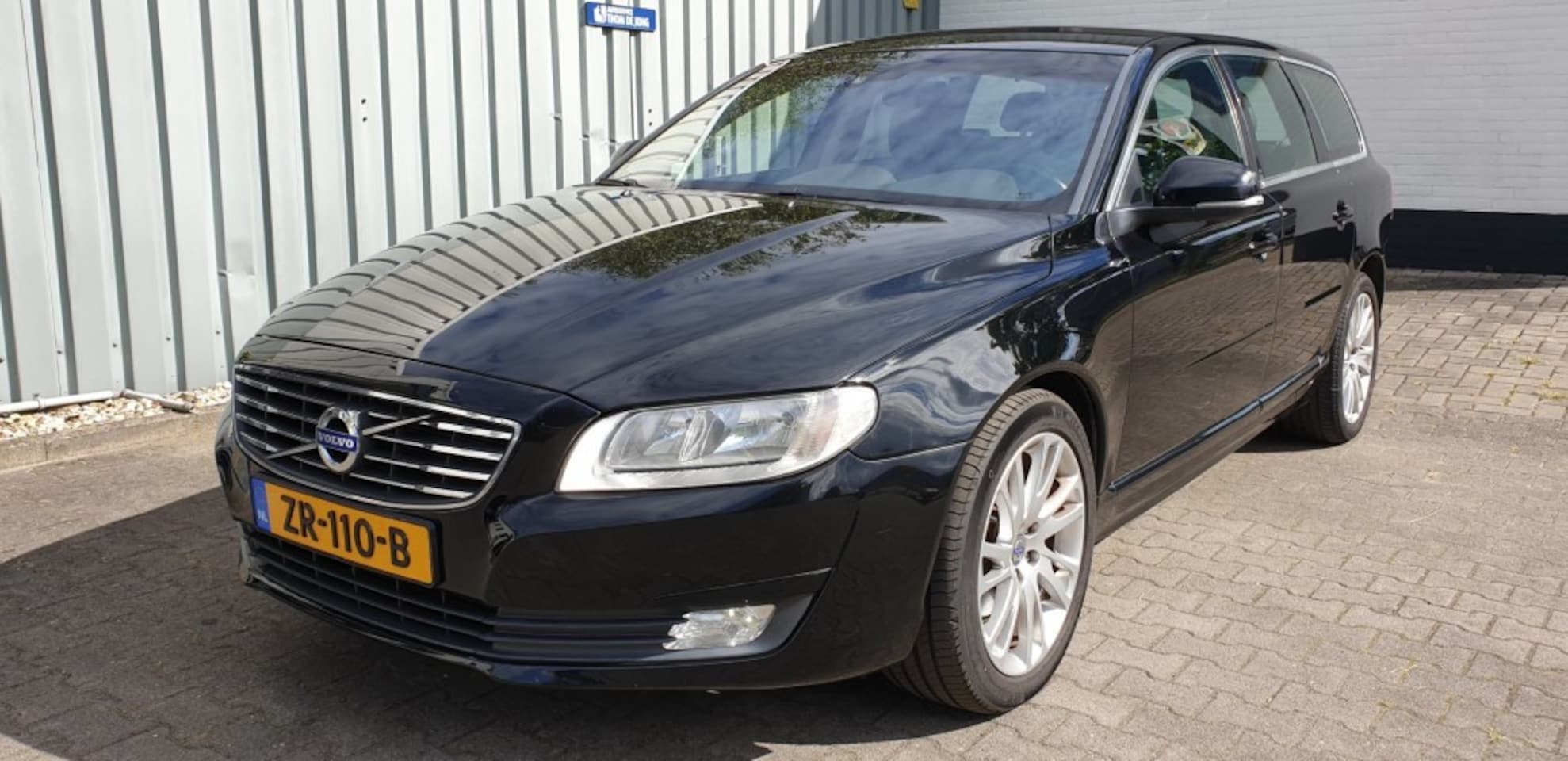 Volvo V70 - 2.0 T5 Automaat 245 pk - AutoWereld.nl