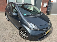 Toyota Aygo - 1.0-12V +
