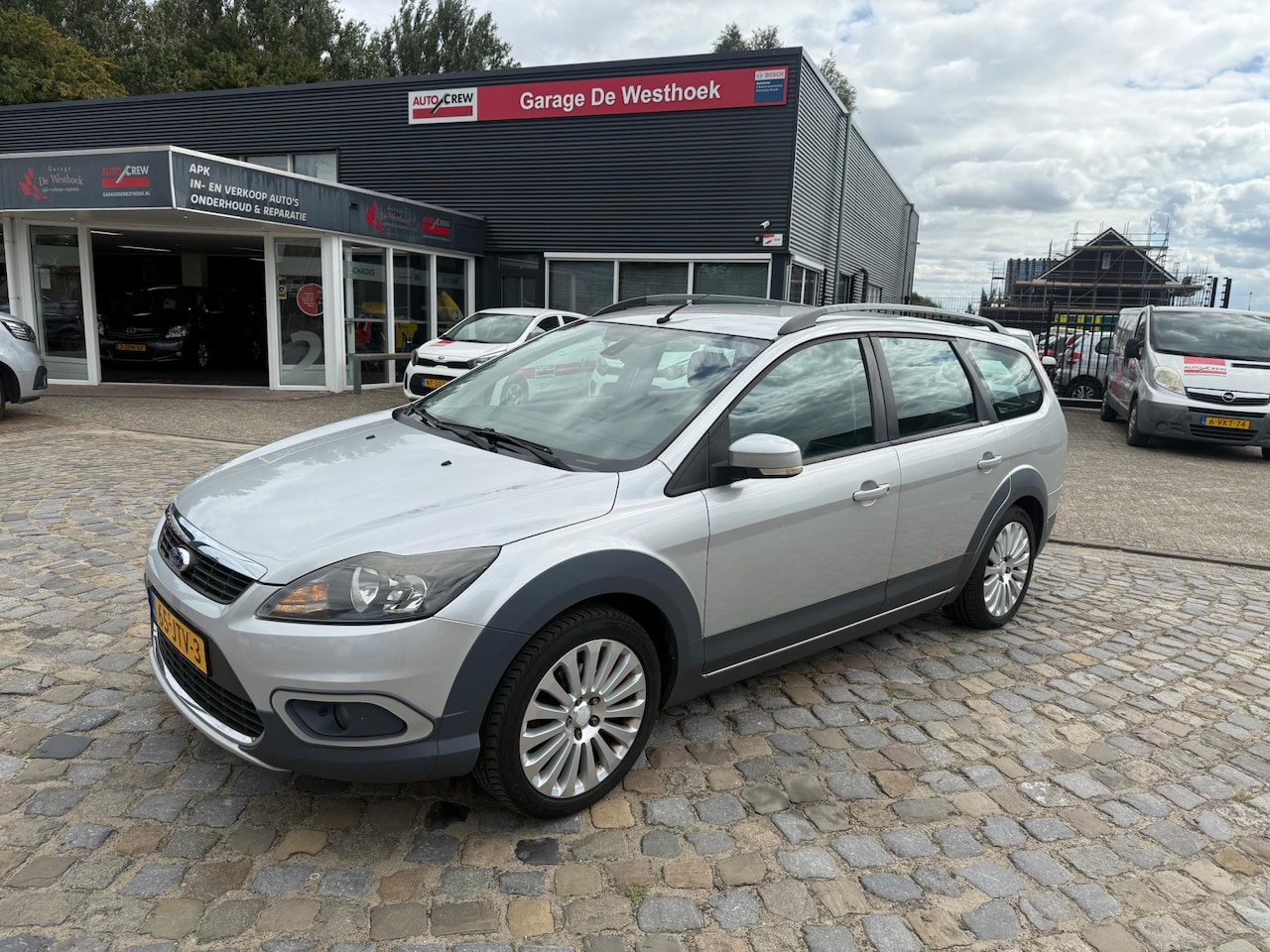 Ford Focus Wagon - 1.6 Titanium X-Road - AutoWereld.nl