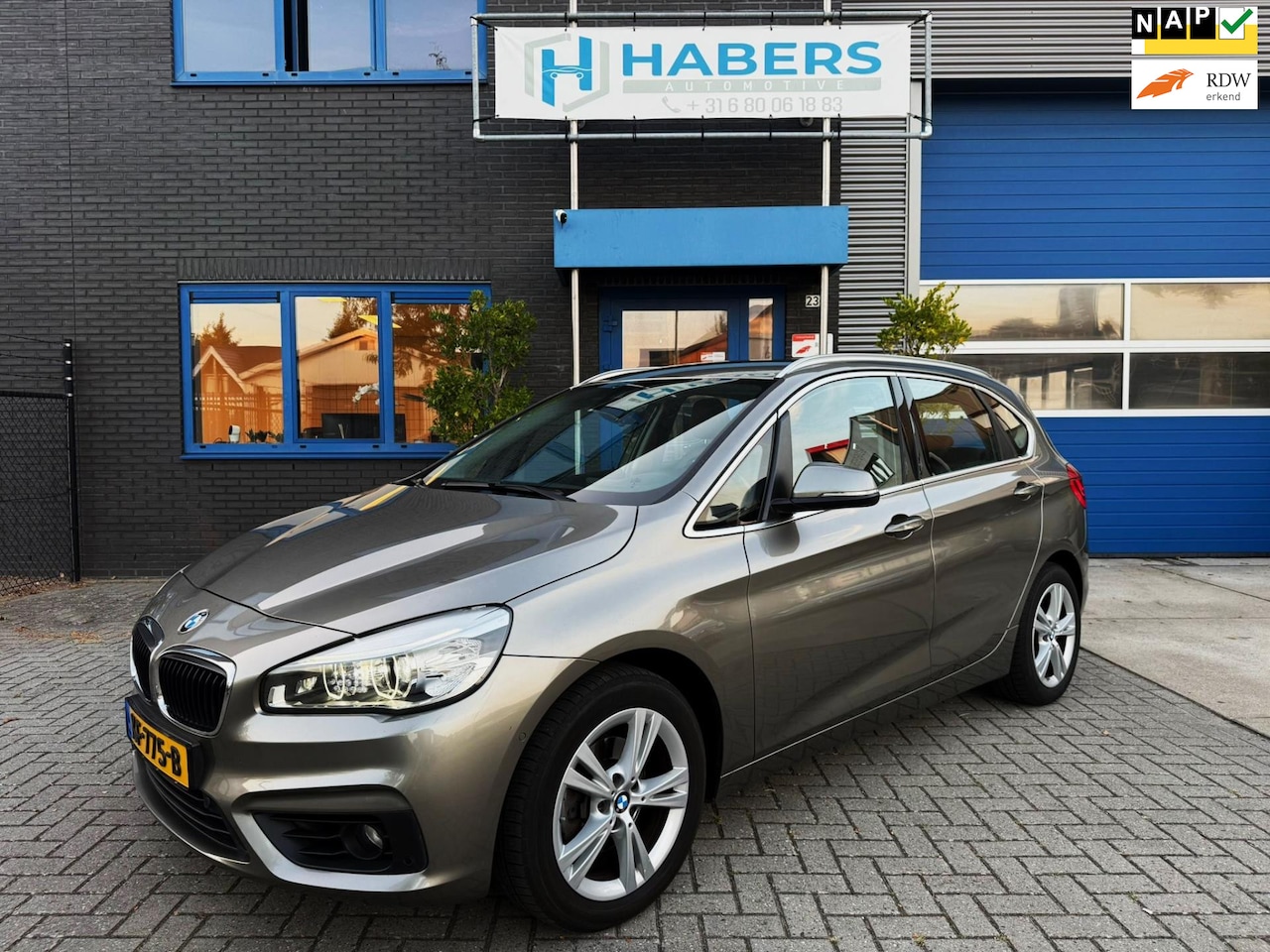 BMW 2-serie Active Tourer - 218i Centennial Executive 136PK|Origineel NL|Navi|AUT|Leder|Isofix|Trekhaak|Xenon/Led|Blue - AutoWereld.nl