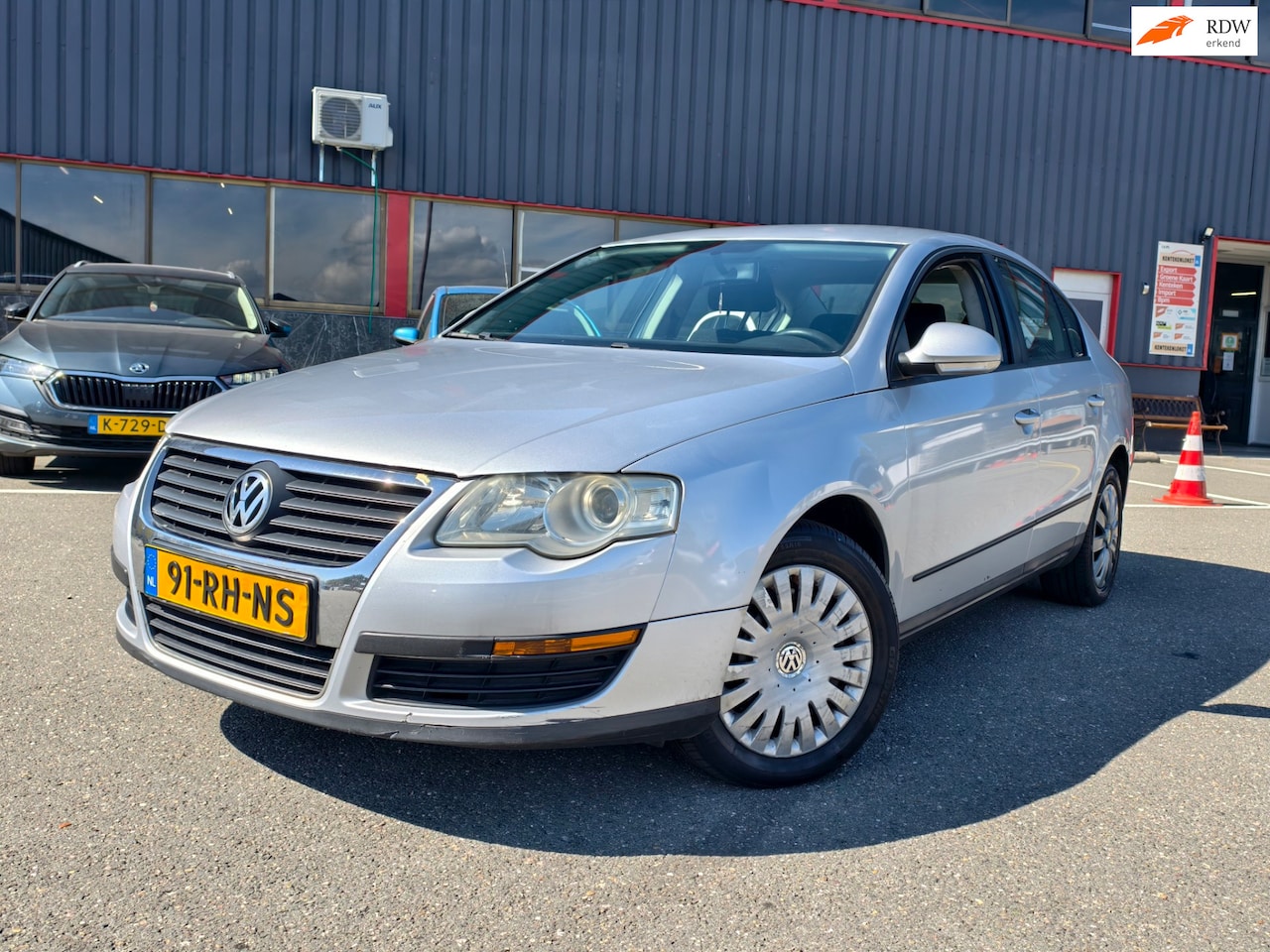Volkswagen Passat - 1.6 FSI Trendline / NAP / AIRCO / OHB / - AutoWereld.nl