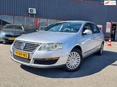 Volkswagen Passat - 1.6 FSI Trendline / NAP / AIRCO / OHB /