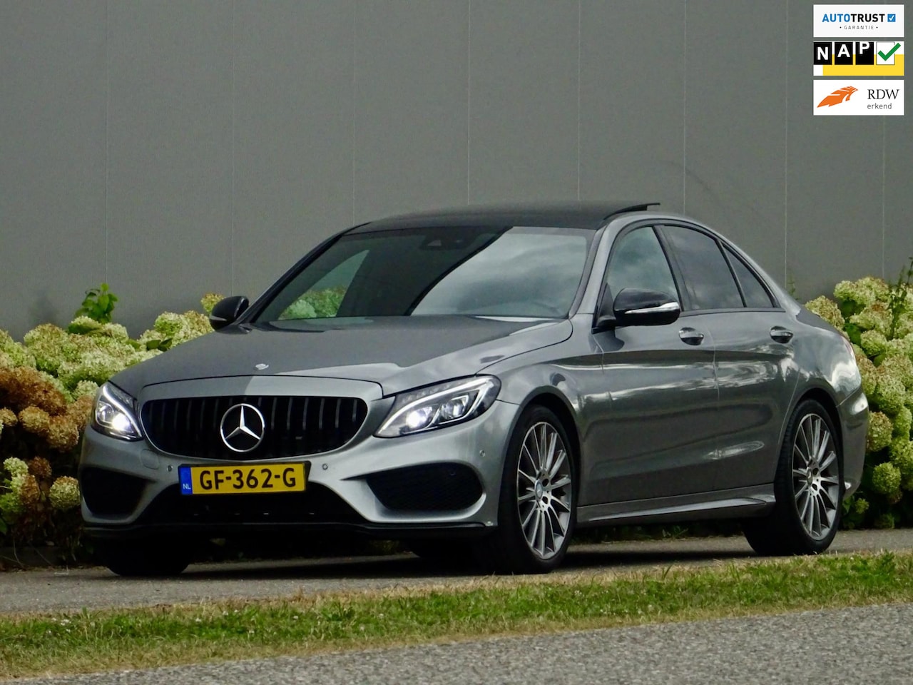 Mercedes-Benz C-klasse - 180 /// AMG Sport / 2x Pano-Dak / Leer / LED / NL / - AutoWereld.nl