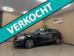 Volvo V40 - 1.5 T2 Nordic+ * Automaat / Panoramadak / Camera / Trekhaak / NL Auto