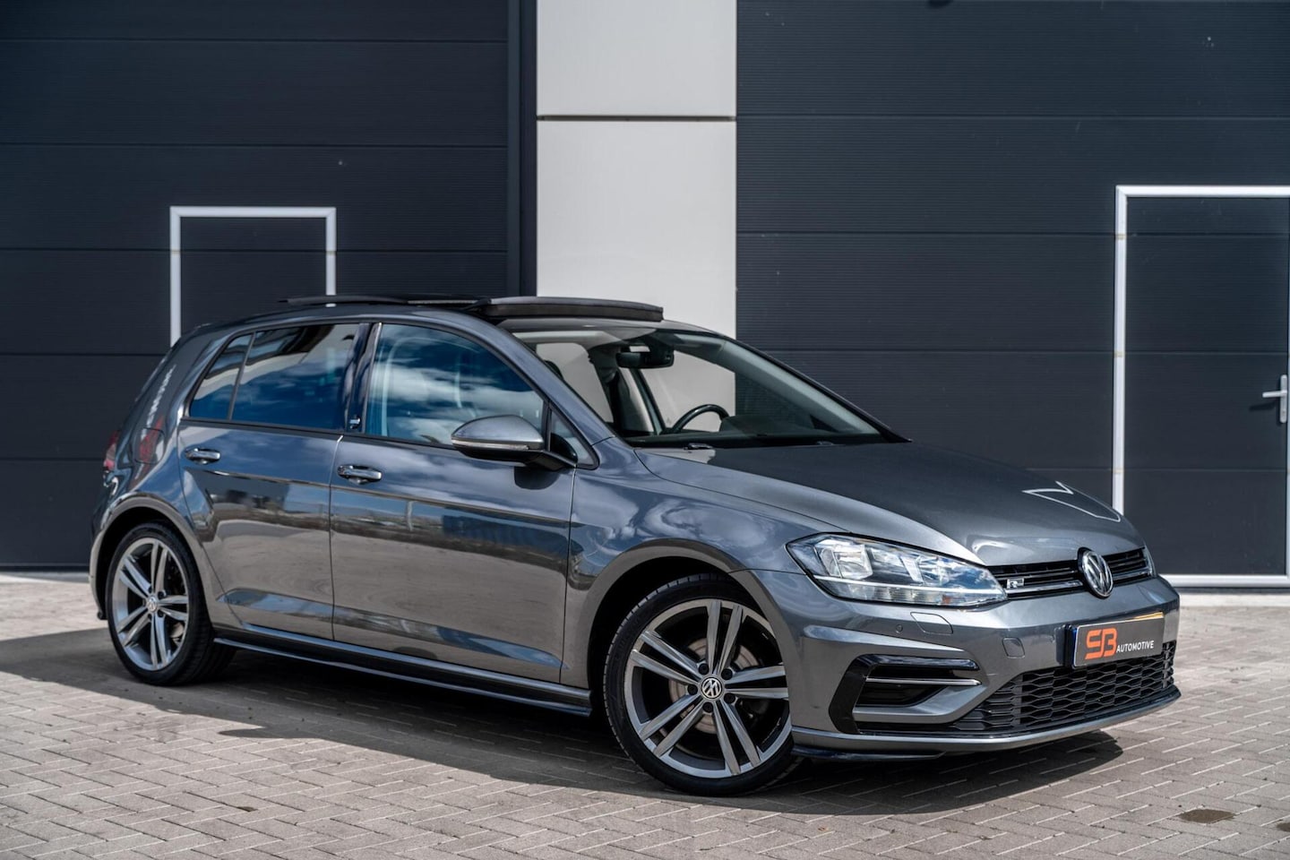 Volkswagen Golf - 1.0 TSI Highline R Line Cam|Carplay|Pano|VOL - AutoWereld.nl