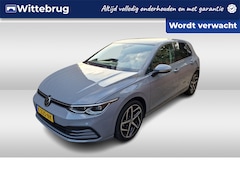 Volkswagen Golf - 1.5 TSI Style / Panoramadak / App connect / Parkeersensoren V+A / Stoel+stuurverwarming /