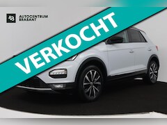 Volkswagen T-Roc - 1.5 TSI Style (TREKHAAK, PARKEERSENSOREN, CRUISE CONTROL ADAPTIEF, NAVIGATIE, NL-AUTO, GOE